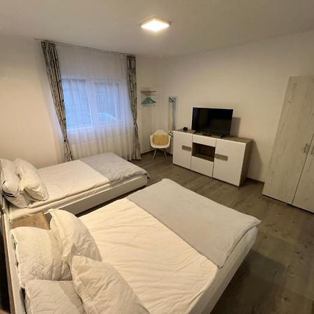 1-Beadroom Apartment With Free Parking 투르다 외부 사진