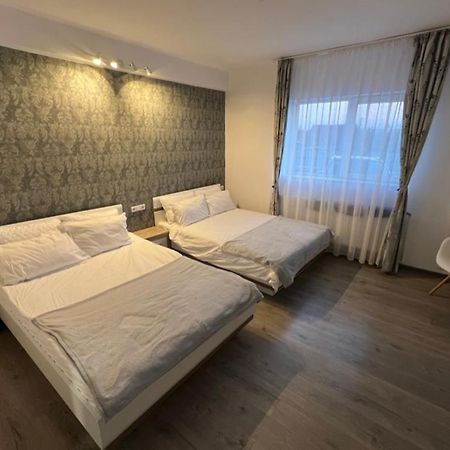 1-Beadroom Apartment With Free Parking 투르다 외부 사진